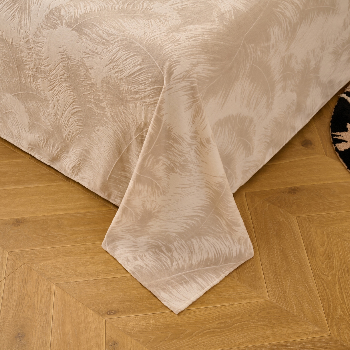 91家纺网 家纺一手货源 找家纺 早晨家纺 2025新款高克重牛奶绒烂花单品床单 羽眠