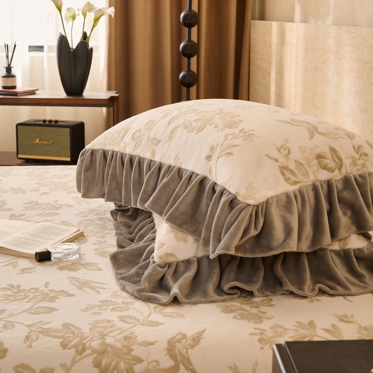 91家纺网 家纺一手货源 找家纺 早晨家纺 2025新款高克重牛奶绒烂花枕套 金叶漫