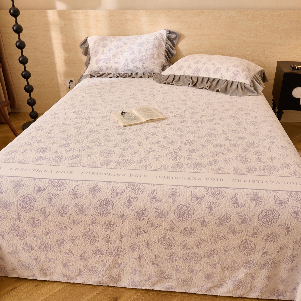 91家纺网 家纺一手货源 找家纺 早晨家纺 2025新款高克重牛奶绒烂花单品床单 紫絮