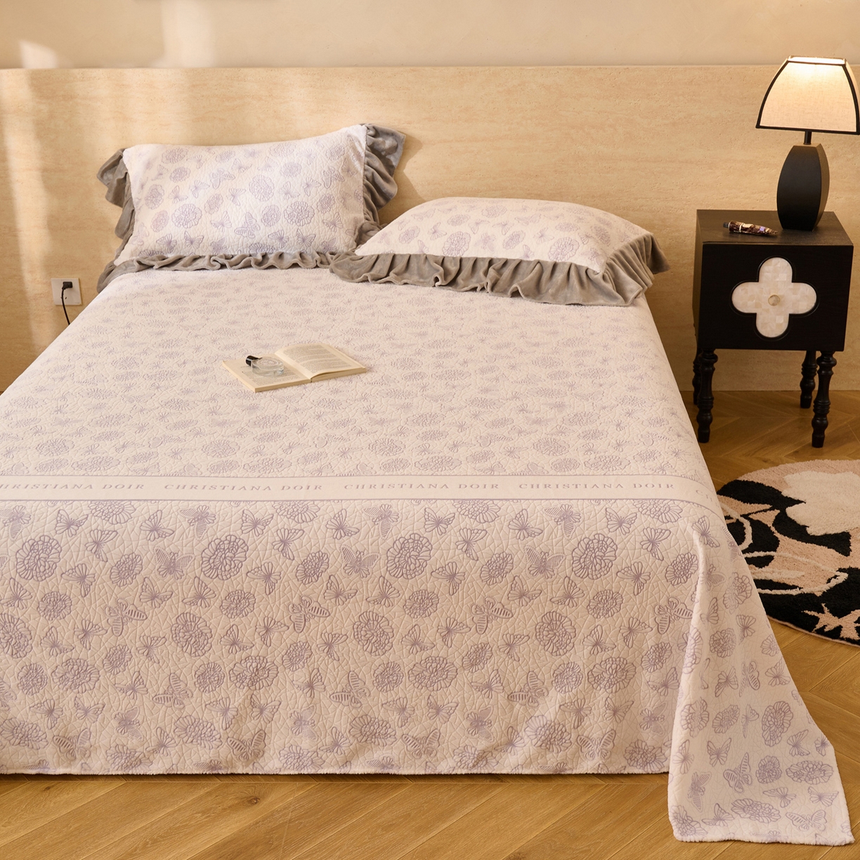 91家纺网 家纺一手货源 找家纺 早晨家纺 2025新款高克重牛奶绒烂花单品床单 紫絮