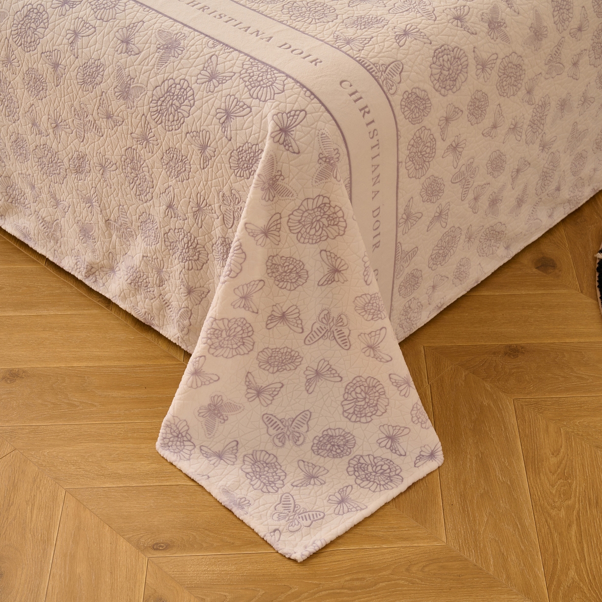 91家纺网 家纺一手货源 找家纺 早晨家纺 2025新款高克重牛奶绒烂花单品床单 紫絮