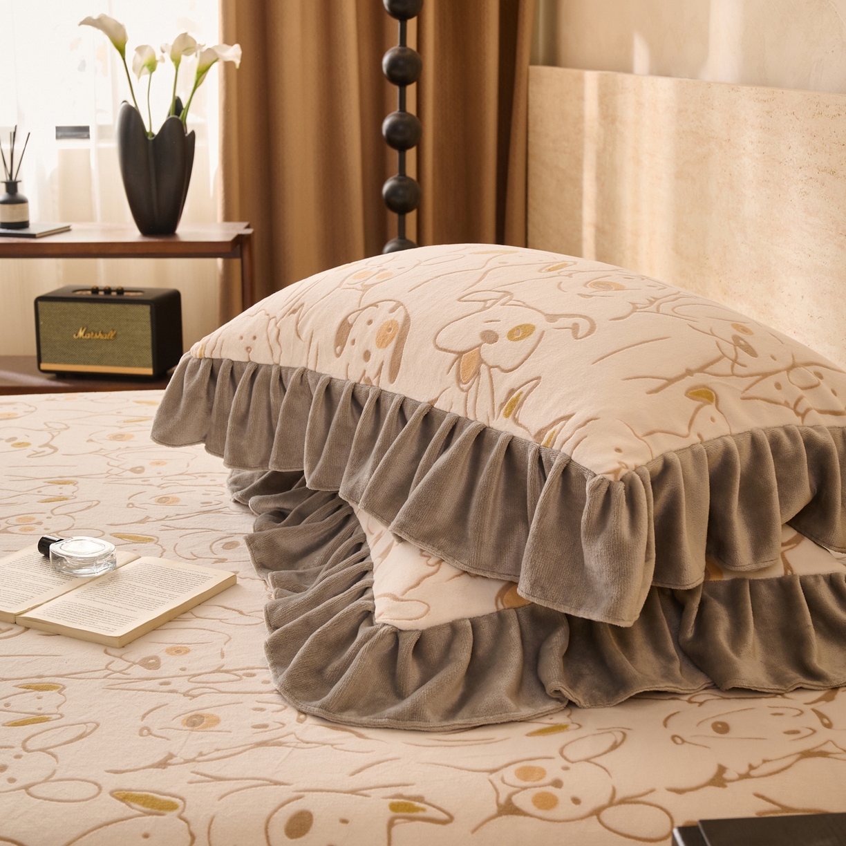 91家纺网 家纺一手货源 找家纺 早晨家纺 2025新款高克重牛奶绒烂花枕套 萌犬