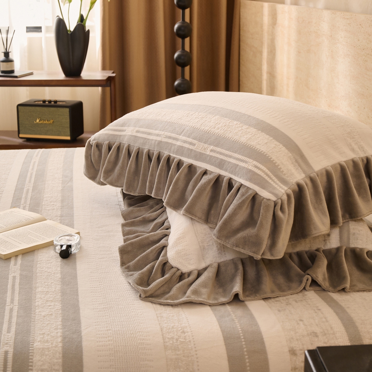 91家纺网 家纺一手货源 找家纺 早晨家纺 2025新款高克重牛奶绒烂花枕套 浅叙