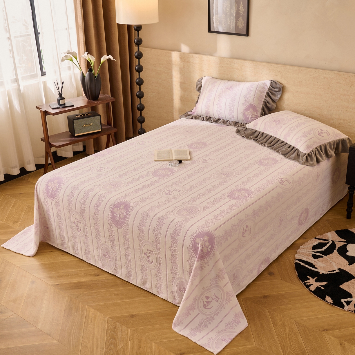 91家纺网 家纺一手货源 找家纺 早晨家纺 2025新款高克重牛奶绒烂花单品床单 紫韵