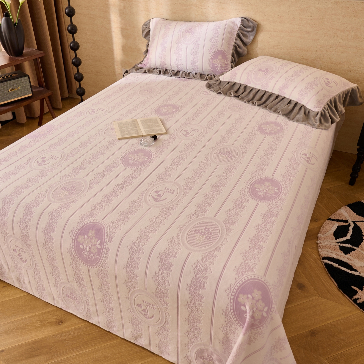 91家纺网 家纺一手货源 找家纺 早晨家纺 2025新款高克重牛奶绒烂花单品床单 紫韵