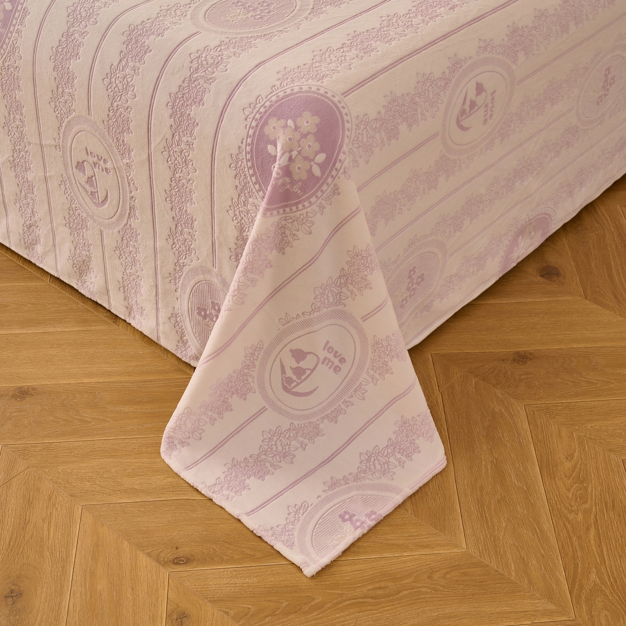 91家纺网 家纺一手货源 找家纺 早晨家纺 2025新款高克重牛奶绒烂花单品床单 紫韵