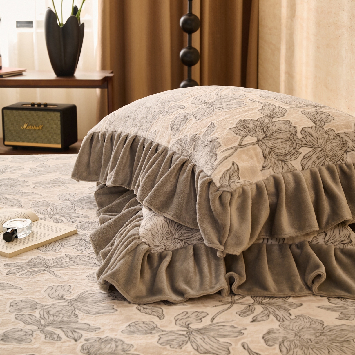 91家纺网 家纺一手货源 找家纺 早晨家纺 2025新款高克重牛奶绒烂花枕套 素花漫庭