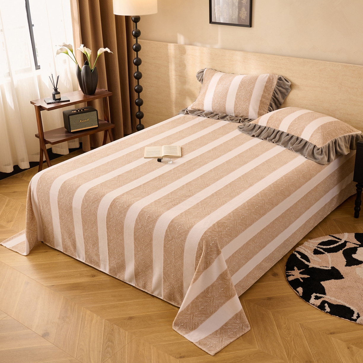 91家纺网 家纺一手货源 找家纺 早晨家纺 2025新款高克重牛奶绒烂花单品床单 棕纹雅