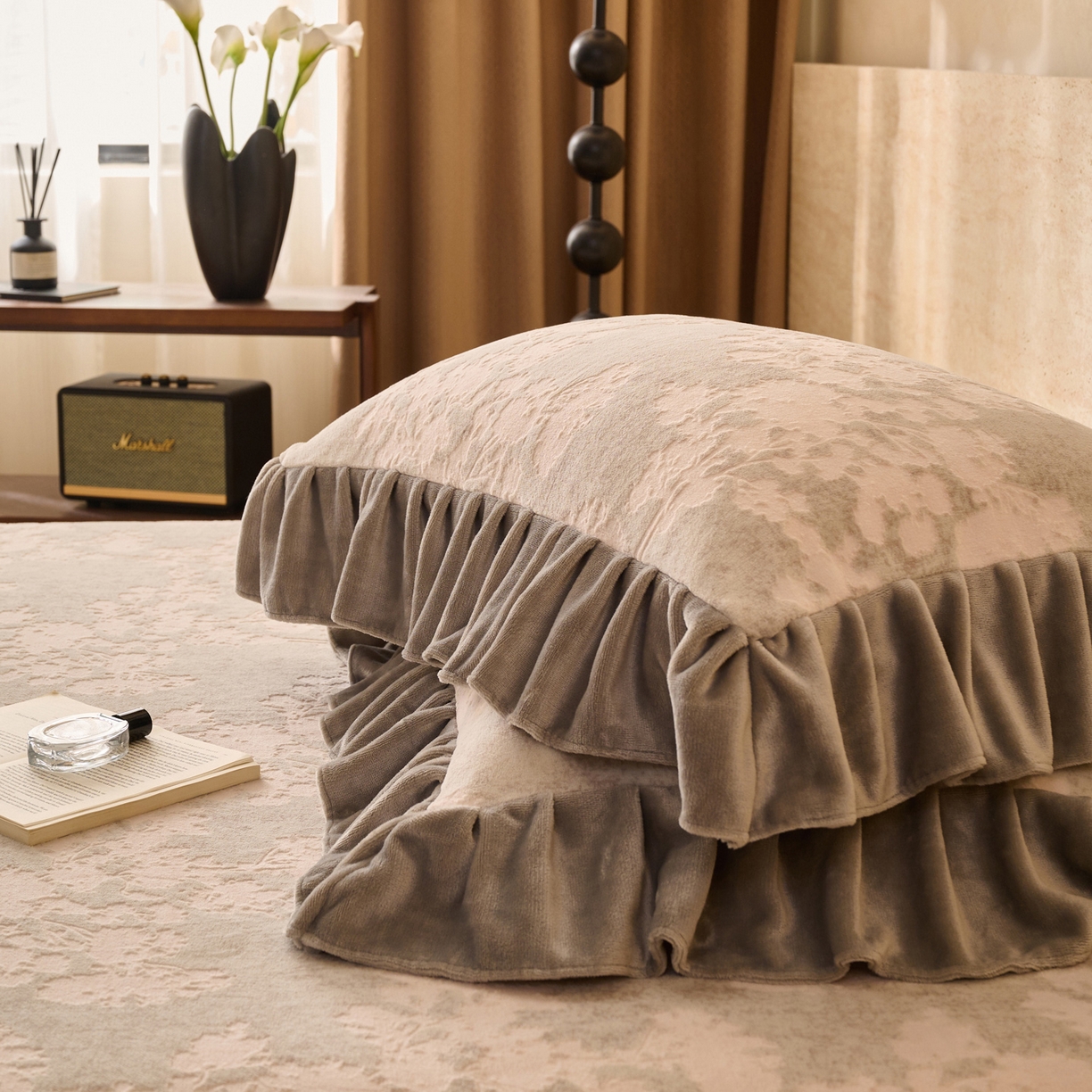 91家纺网 家纺一手货源 找家纺 早晨家纺 2025新款高克重牛奶绒烂花枕套 素花影