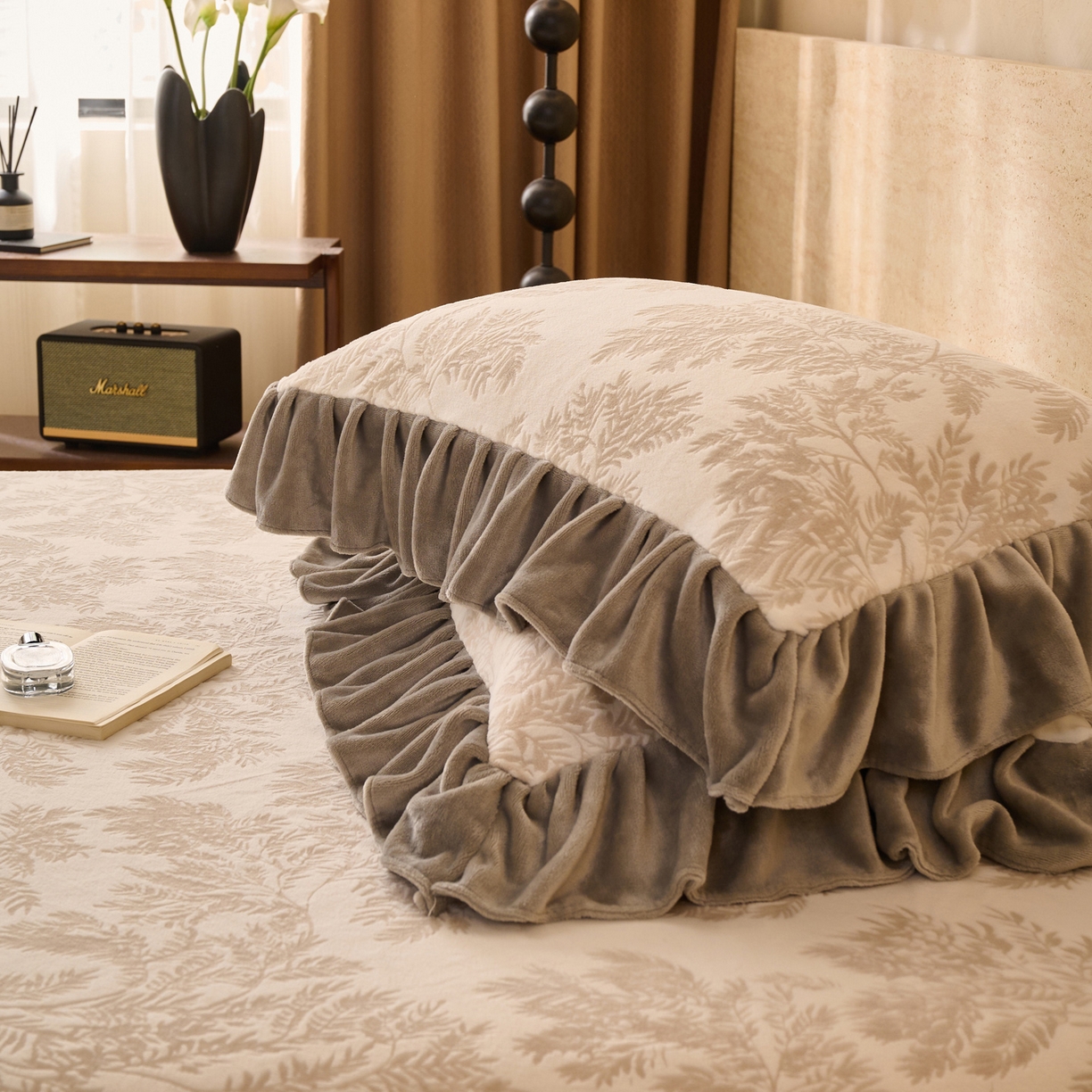 91家纺网 家纺一手货源 找家纺 早晨家纺 2025新款高克重牛奶绒烂花枕套 叶韵