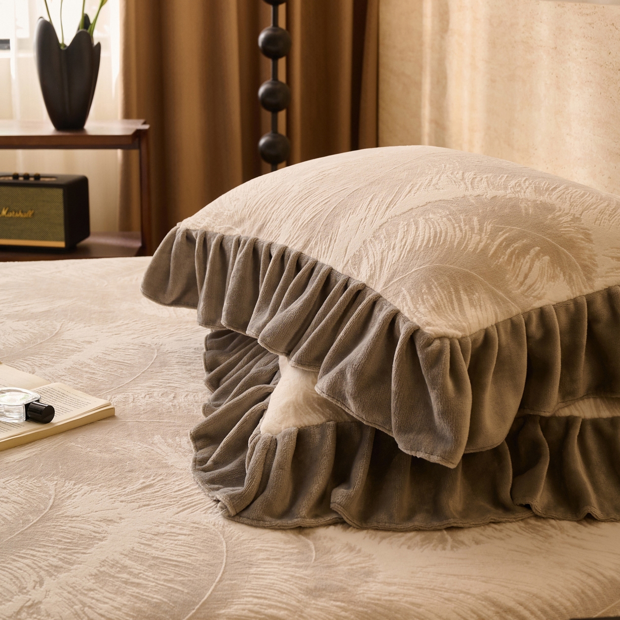 91家纺网 家纺一手货源 找家纺 早晨家纺 2025新款高克重牛奶绒烂花枕套 羽眠