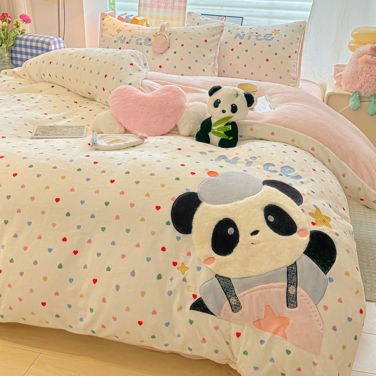 （总）子钦家纺 2025秋冬新款牛奶绒卡通贴布绣床单床笠四件套-快乐熊猫