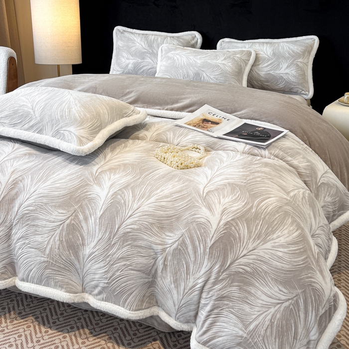 91家纺网 家纺一手货源 找家纺 诺梵家纺 2025新款兔毛绒包边 雕花绒四件套 冬恋羽-灰