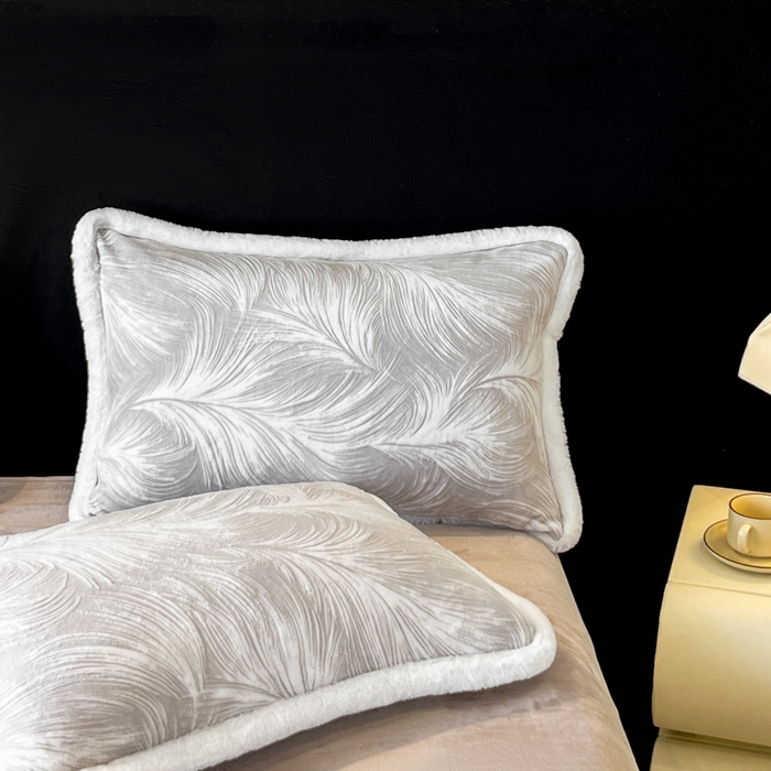 91家纺网 家纺一手货源 找家纺 诺梵家纺 2025新款兔毛绒包边 雕花绒四件套 冬恋羽-灰