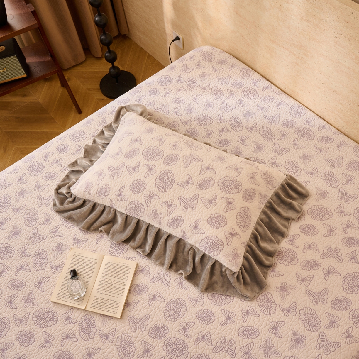 91家纺网 家纺一手货源 找家纺 早晨家纺 2025新款高克重牛奶绒烂花枕套 紫絮