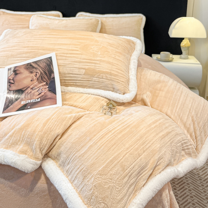 91家纺网 家纺一手货源 找家纺 诺梵家纺 2025新款兔毛绒包边 雕花绒四件套 米蕾-黄