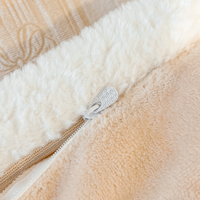 91家纺网 家纺一手货源 找家纺 诺梵家纺 2025新款兔毛绒包边 雕花绒四件套 米蕾-黄