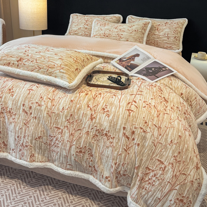 91家纺网 家纺一手货源 找家纺 诺梵家纺 2025新款兔毛绒包边 雕花绒四件套 栖春山