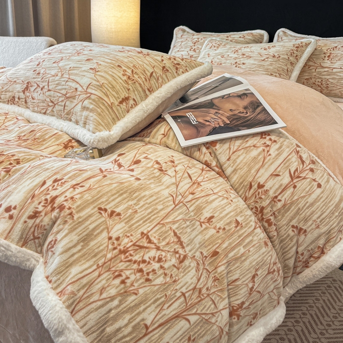 91家纺网 家纺一手货源 找家纺 诺梵家纺 2025新款兔毛绒包边 雕花绒四件套 栖春山