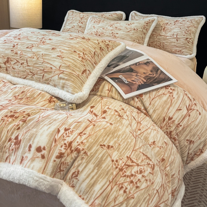 91家纺网 家纺一手货源 找家纺 诺梵家纺 2025新款兔毛绒包边 雕花绒四件套 栖春山