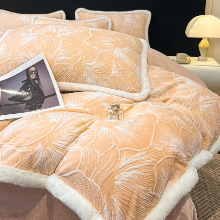 91家纺网 家纺一手货源 找家纺 诺梵家纺 2025新款兔毛绒包边 雕花绒四件套 杏坞-黄