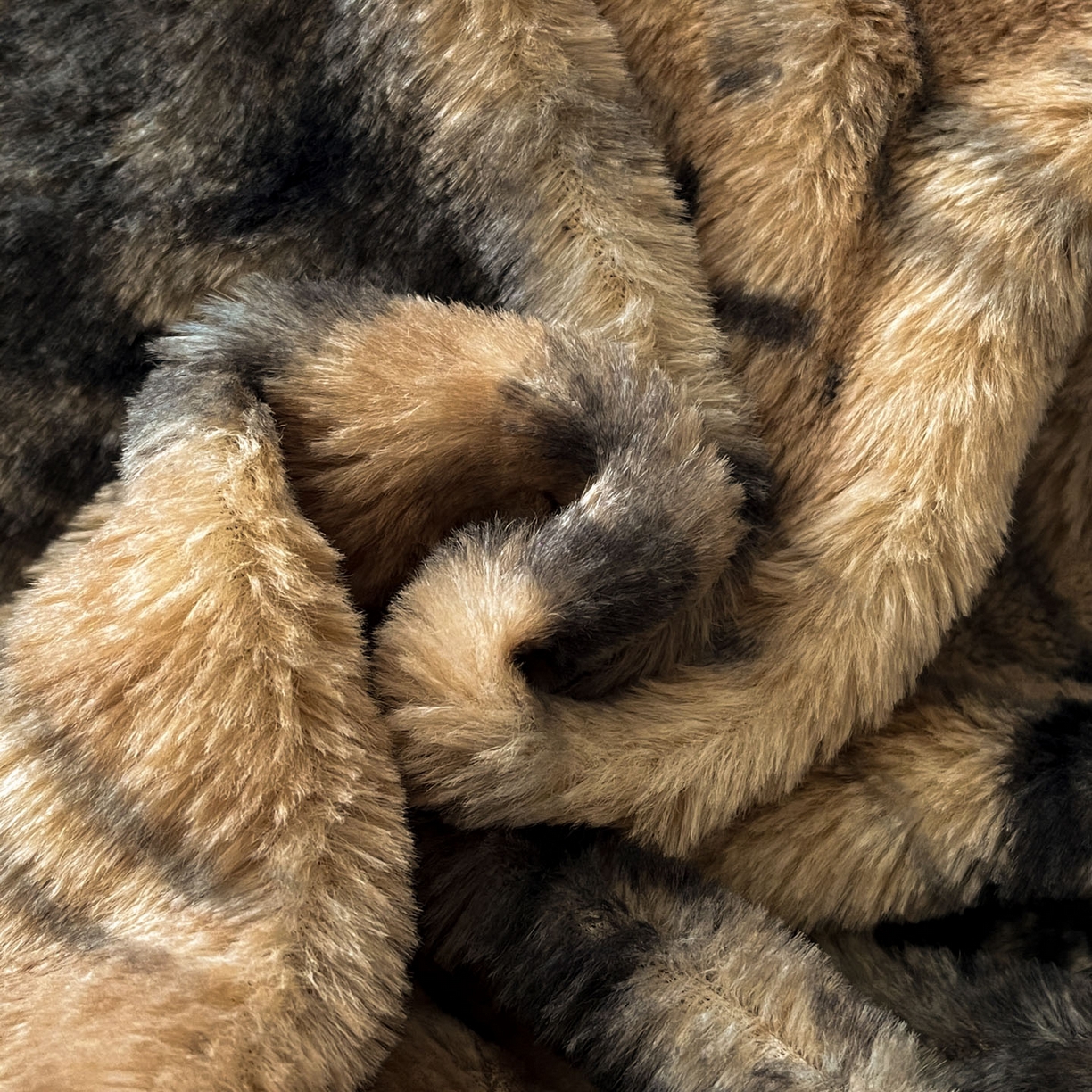 91家纺网 家纺一手货源 找家纺 （总）蓝极人 2025新款兔绒包边美拉德系兔绒四件套