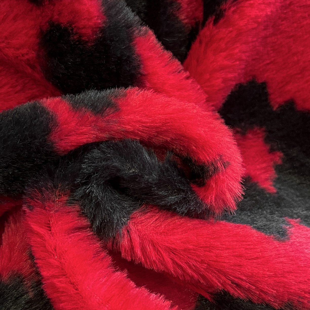 91家纺网 家纺一手货源 找家纺 蓝极人 2025新款兔绒包边美拉德系兔绒四件套 红豹芷影