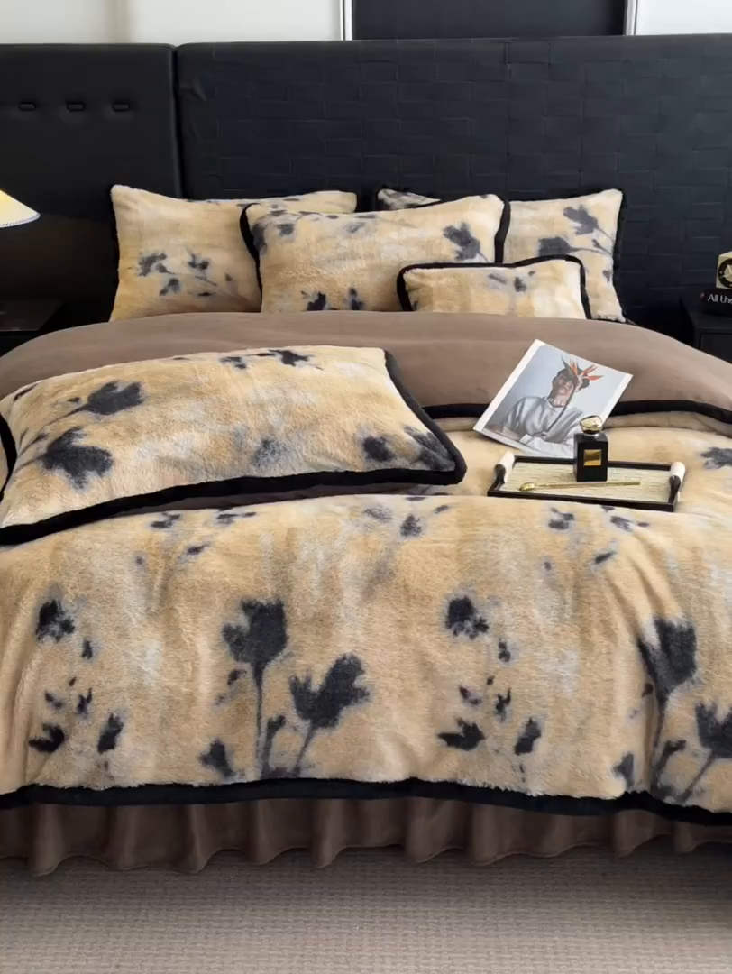 91家纺网 家纺一手货源 找家纺 蓝极人 2025新款兔绒包边美拉德系兔绒四件套 素影幽芷