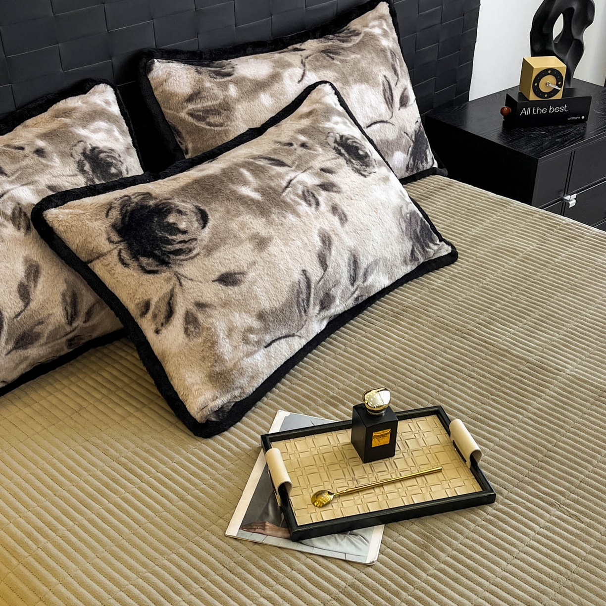 91家纺网 家纺一手货源 找家纺 酱子 2025新款兔绒包边美拉德系兔绒四件套 韵赫浅玫