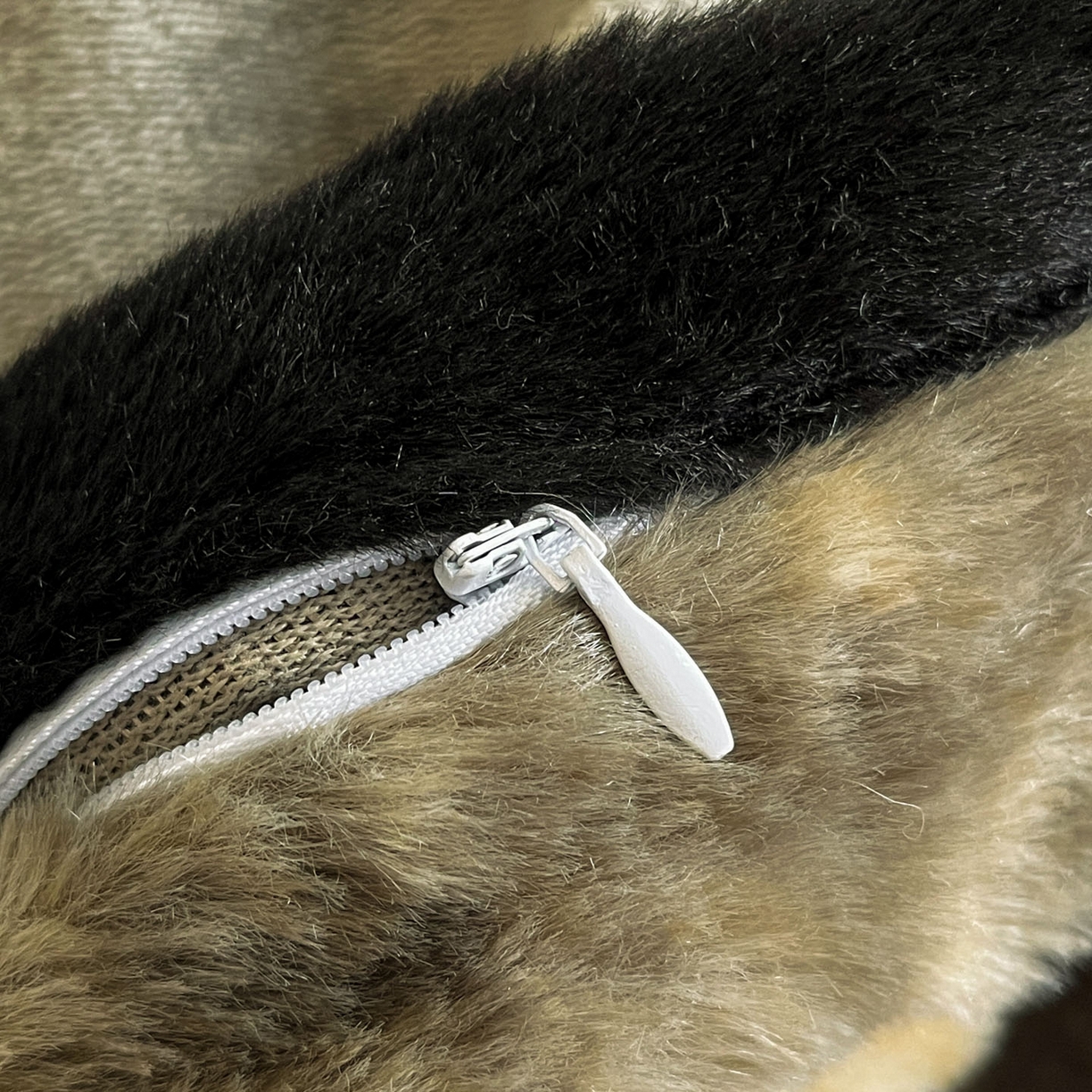 91家纺网 家纺一手货源 找家纺 酱子 2025新款兔绒包边美拉德系兔绒四件套 黑影玫瑰