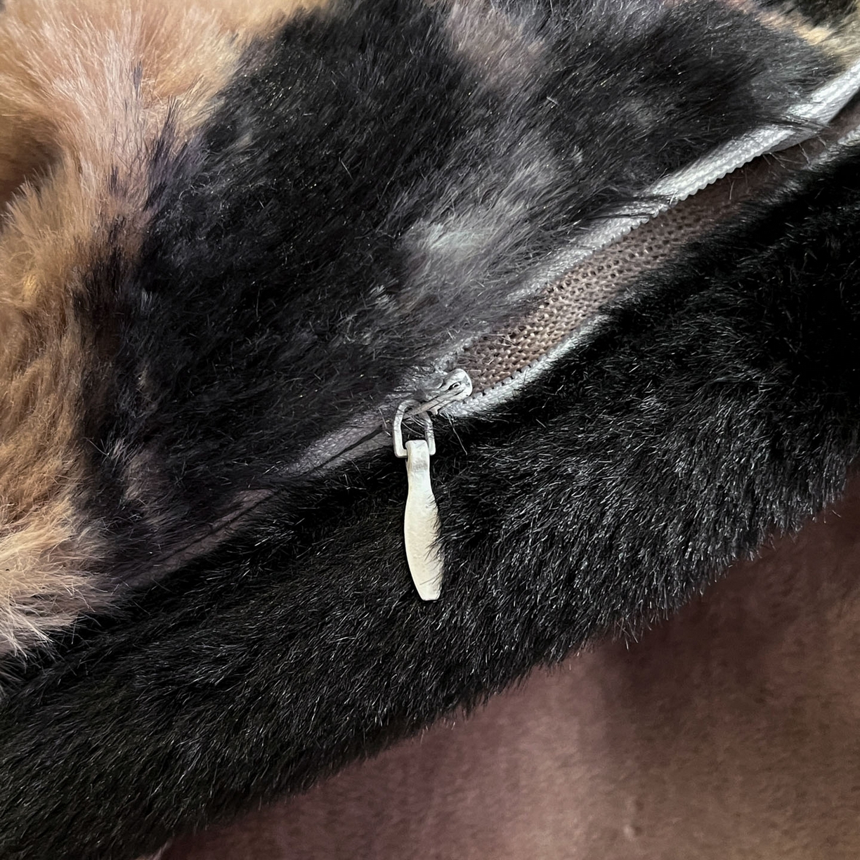 91家纺网 家纺一手货源 找家纺 酱子 2025新款兔绒包边美拉德系兔绒四件套 豹纹蝴蝶