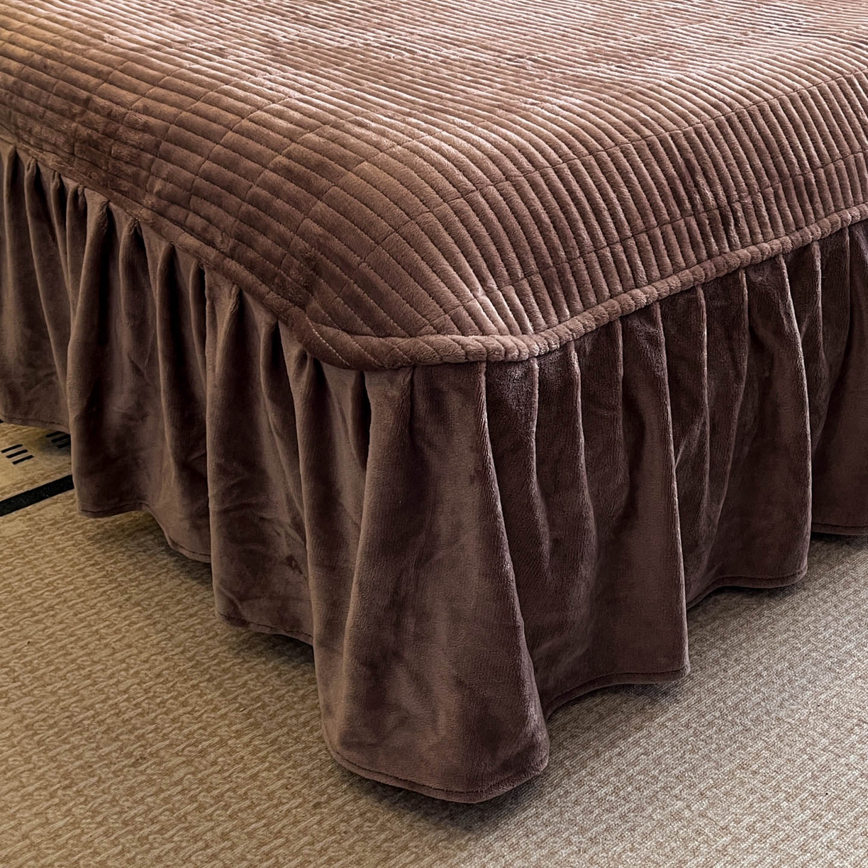 91家纺网 家纺一手货源 找家纺 酱子 2025新款兔绒包边美拉德系兔绒四件套 豹纹蝴蝶