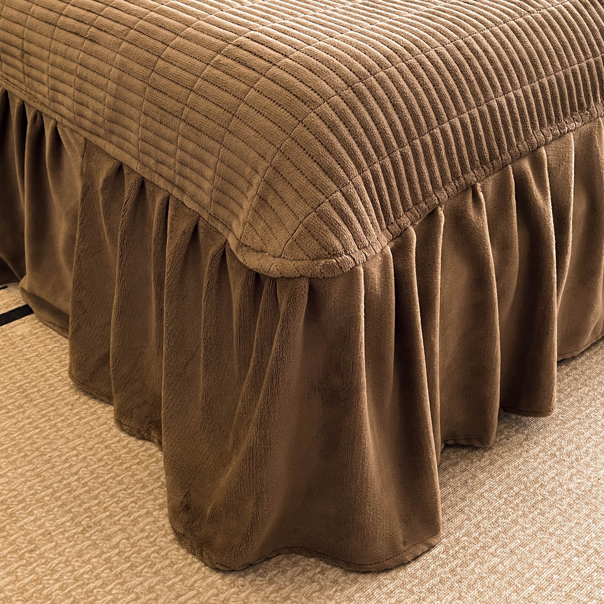 91家纺网 家纺一手货源 找家纺 酱子 2025新款兔绒包边美拉德系兔绒四件套 墨班幻花