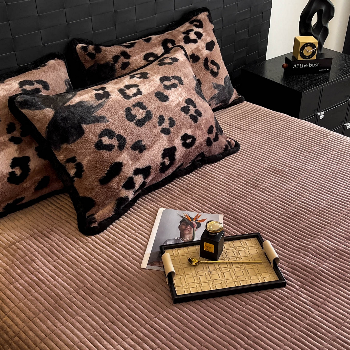 91家纺网 家纺一手货源 找家纺 酱子 2025新款兔绒包边美拉德系兔绒四件套 豹纹蝴蝶