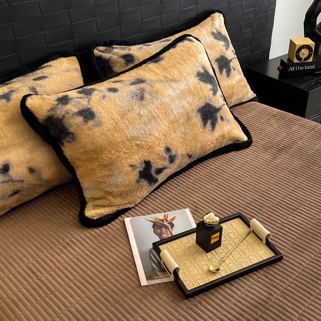 91家纺网 家纺一手货源 找家纺 酱子 2025新款兔绒包边美拉德系兔绒四件套 素影幽芷