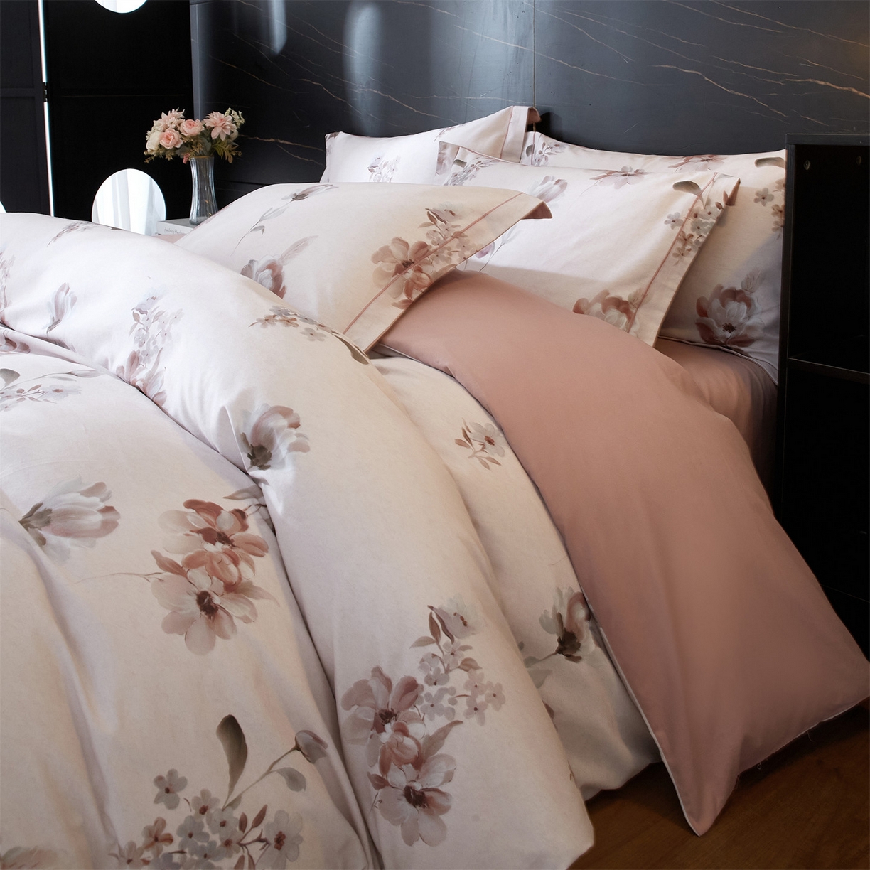 91家纺网 家纺一手货源 找家纺 品乐家纺 2025新款32支超柔生态磨毛四件套 花棠-粉