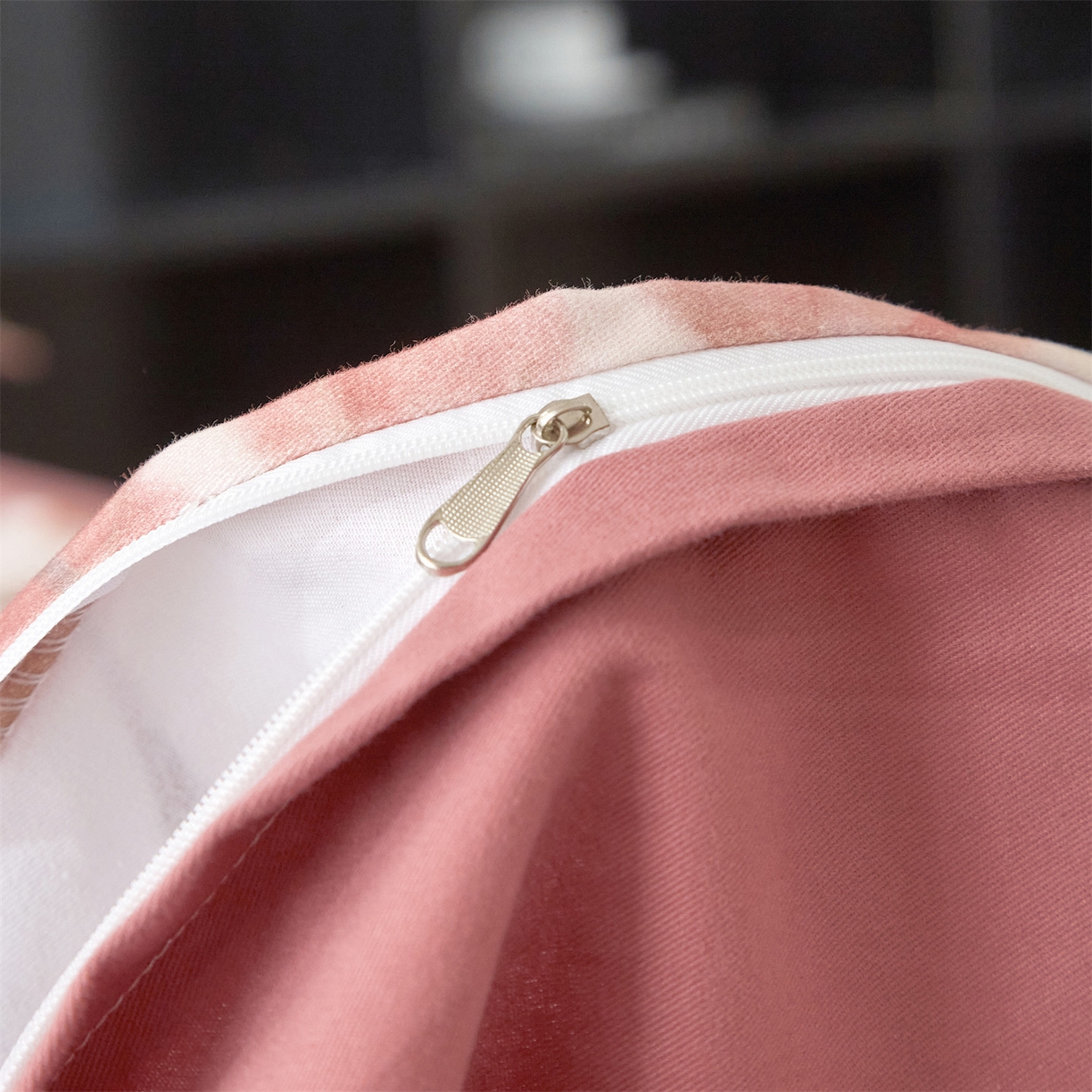 91家纺网 家纺一手货源 找家纺 品乐家纺 2025新款32支超柔生态磨毛四件套 景秋-红