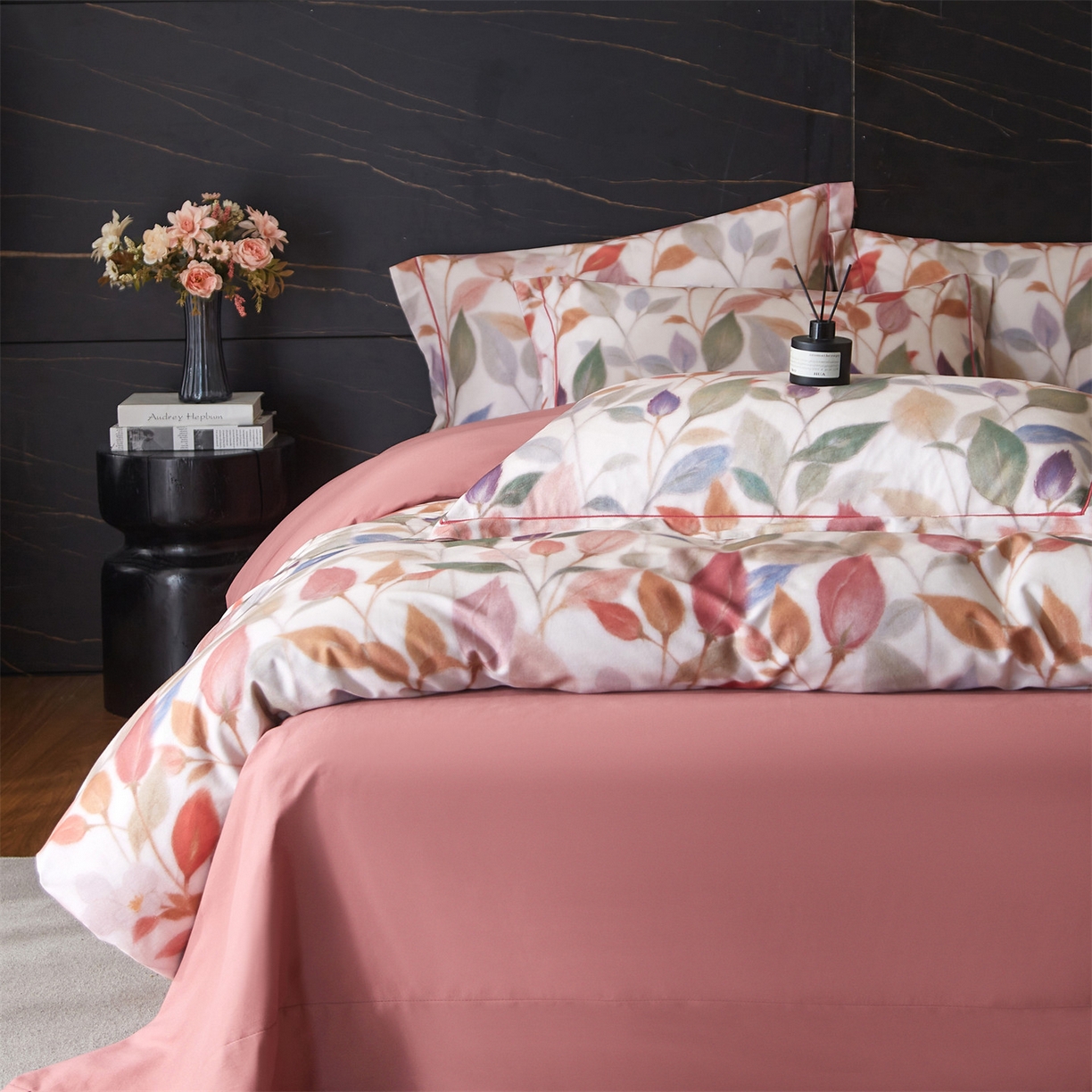 91家纺网 家纺一手货源 找家纺 品乐家纺 2025新款32支超柔生态磨毛四件套 景秋-红