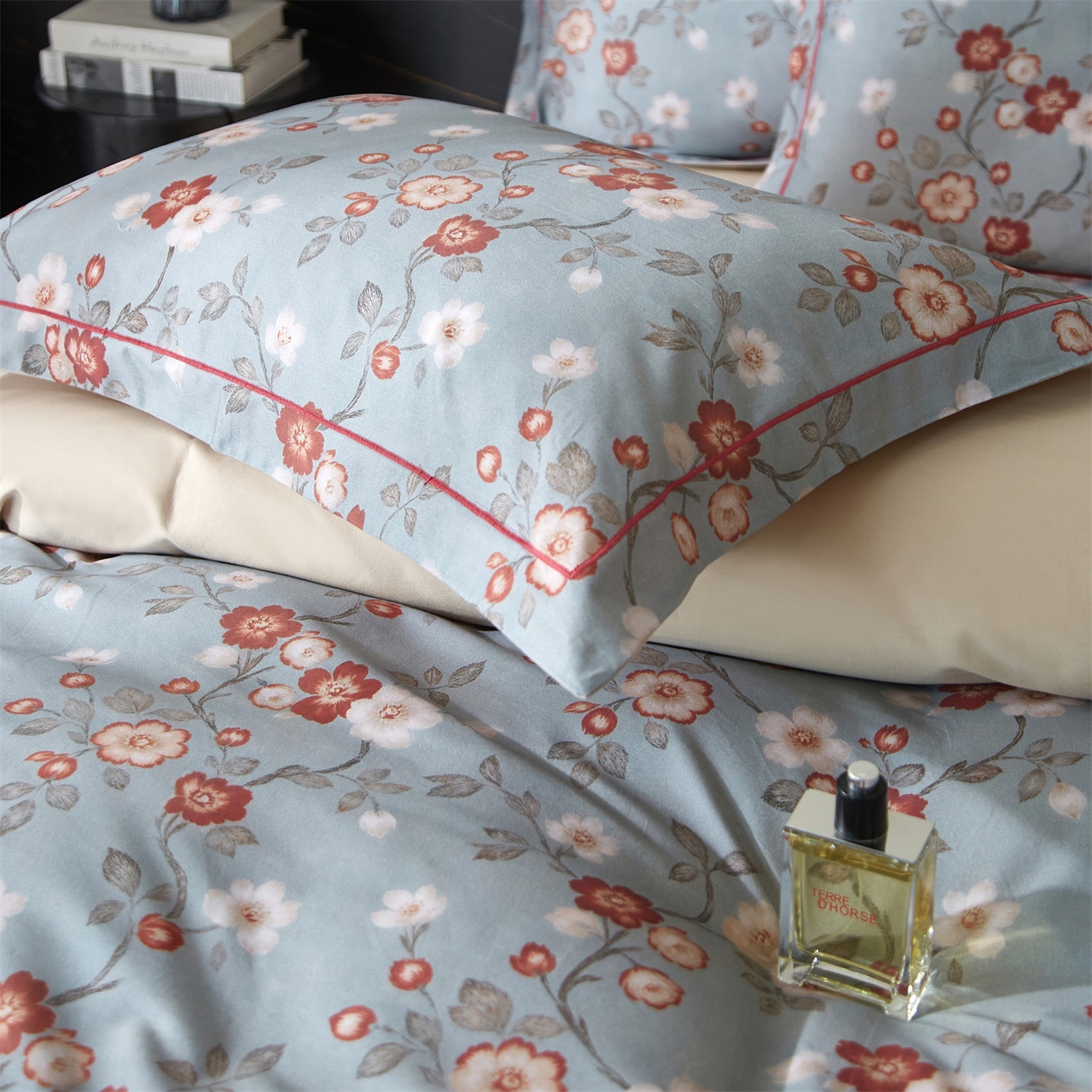 91家纺网 家纺一手货源 找家纺 品乐家纺 2025新款32支超柔生态磨毛四件套 兰茵-蓝