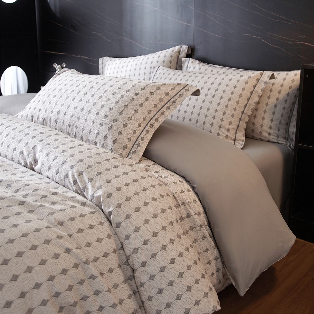 91家纺网 家纺一手货源 找家纺 品乐家纺 2025新款32支超柔生态磨毛四件套 拾光-灰