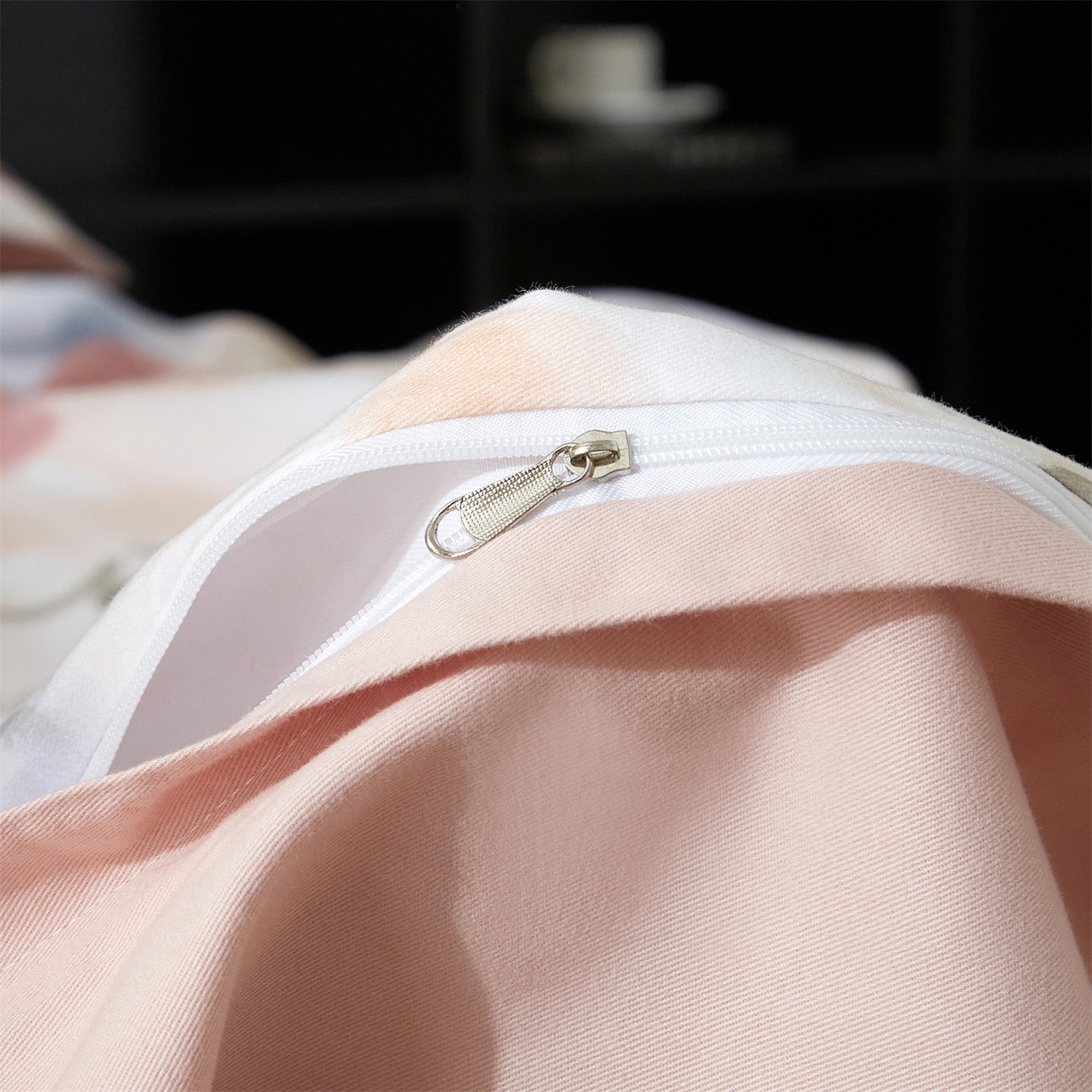 91家纺网 家纺一手货源 找家纺 品乐家纺 2025新款32支超柔生态磨毛四件套 桃汐-粉