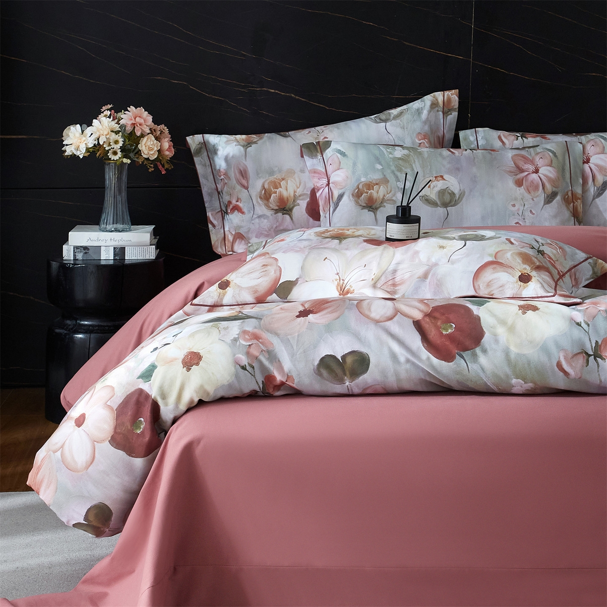 91家纺网 家纺一手货源 找家纺 品乐家纺 2025新款32支超柔生态磨毛四件套 鸢香-红