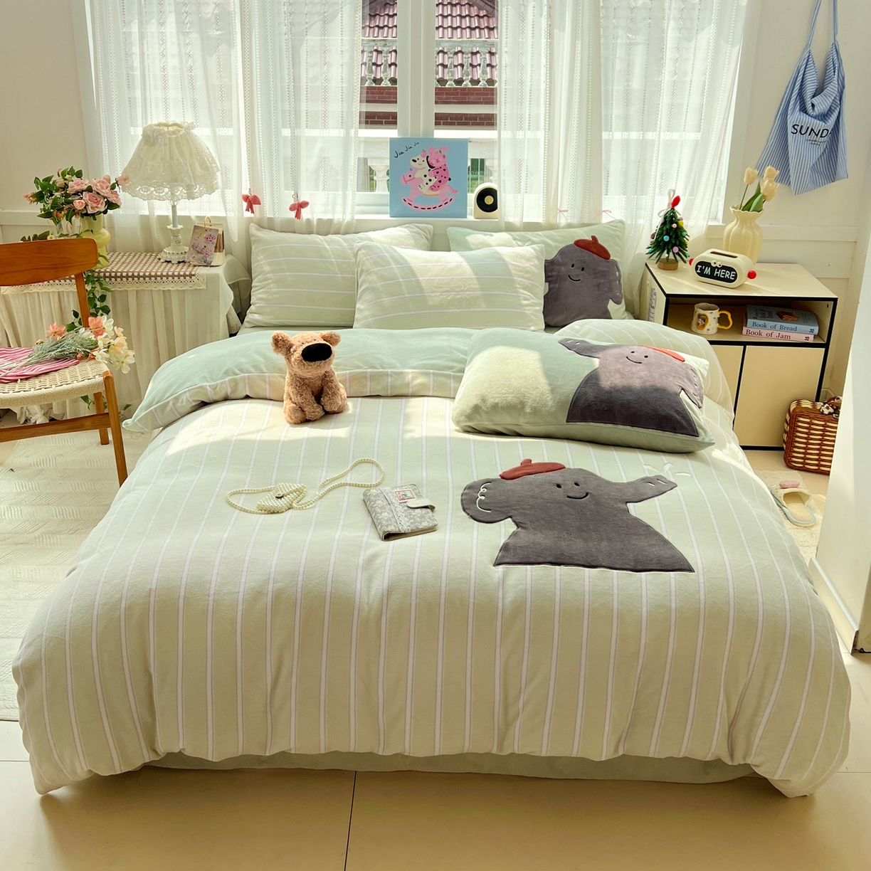 91家纺网 家纺一手货源 找家纺 （总）品乐家纺 2025秋冬新款高克重牛奶绒贴布绣四件套