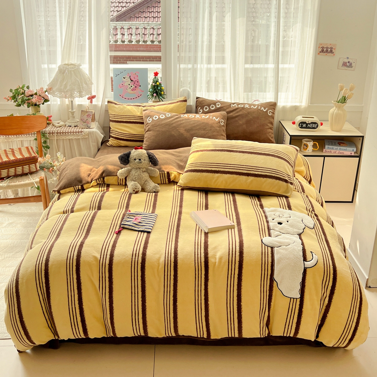 品乐家纺 2025秋冬新款高克重牛奶绒贴布绣四件套 条纹狗狗-黄