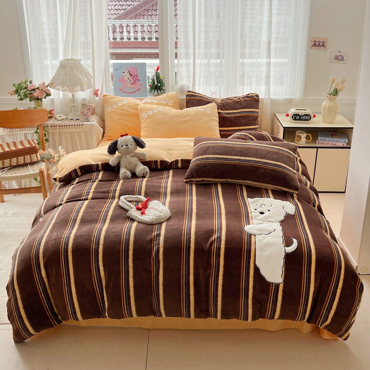 品乐家纺 2025秋冬新款高克重牛奶绒贴布绣四件套 条纹狗狗-咖