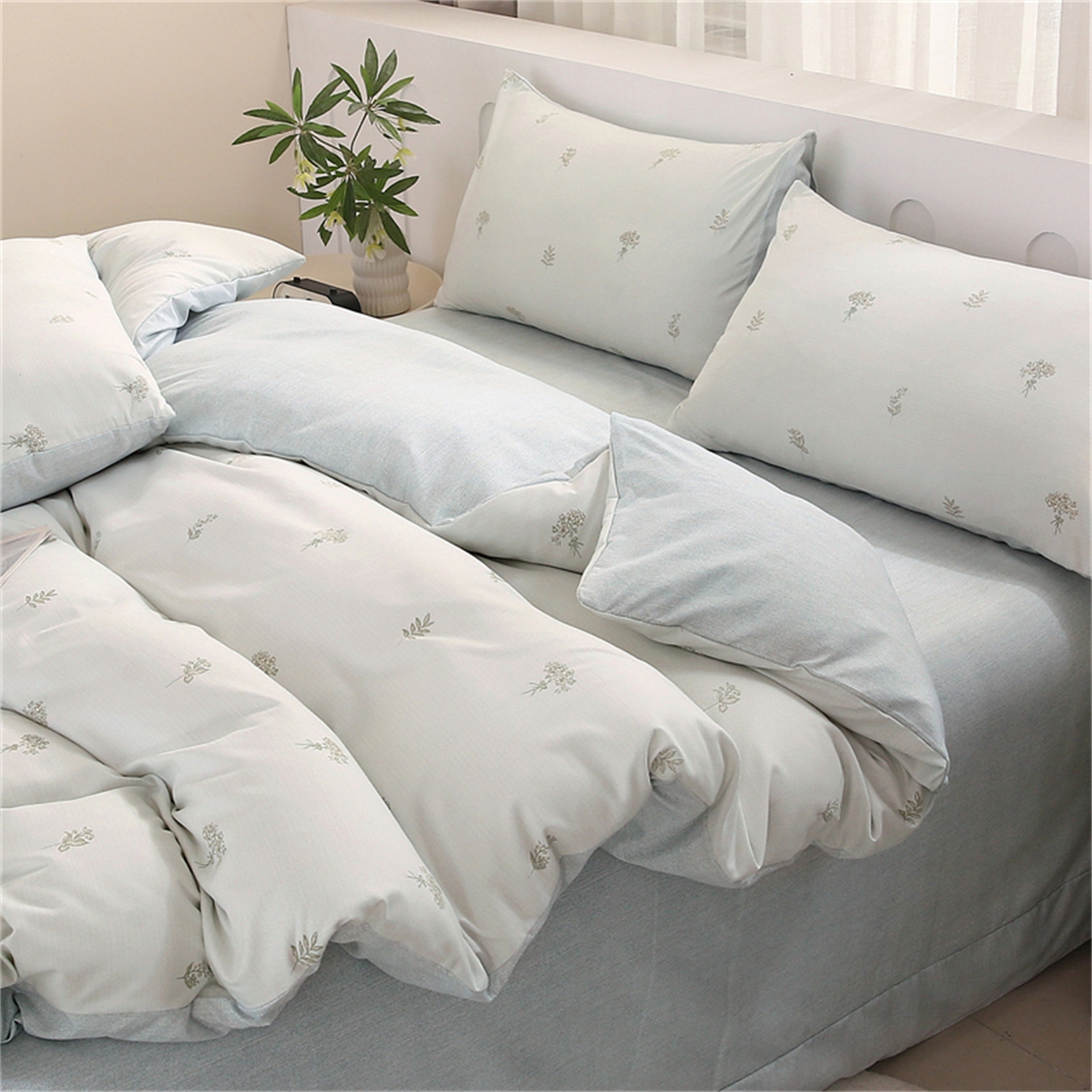 91家纺网 家纺一手货源 找家纺 织写 2025新款加厚磨毛澳绒棉四件套 朵拉