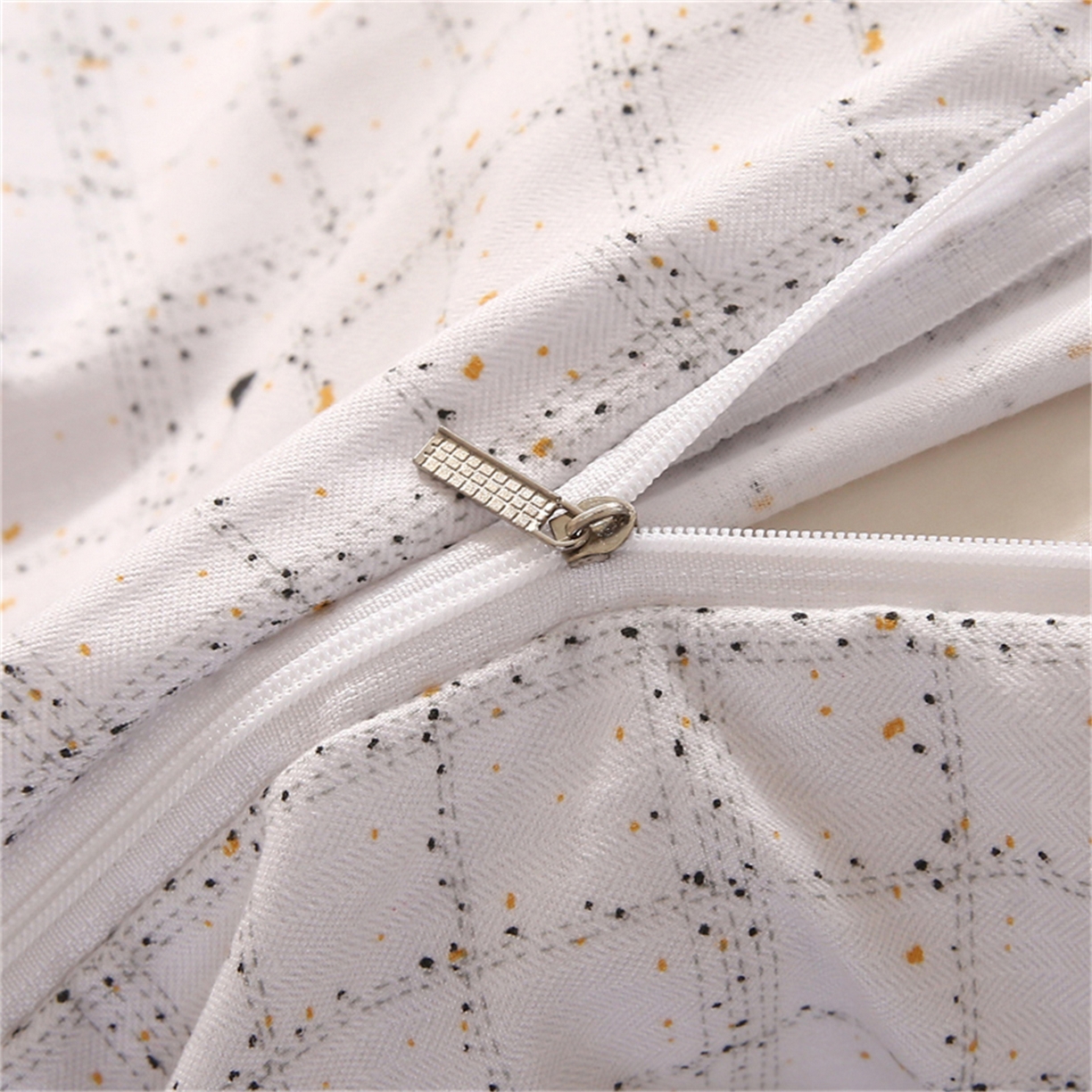 91家纺网 家纺一手货源 找家纺 织写 2025新款加厚磨毛澳绒棉四件套 幽香浪漫-灰