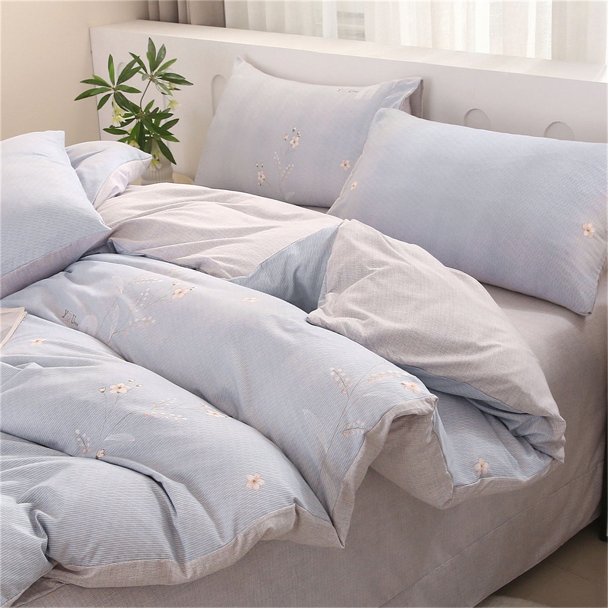 91家纺网 家纺一手货源 找家纺 织写 2025新款加厚磨毛澳绒棉四件套 贝莉浅蓝