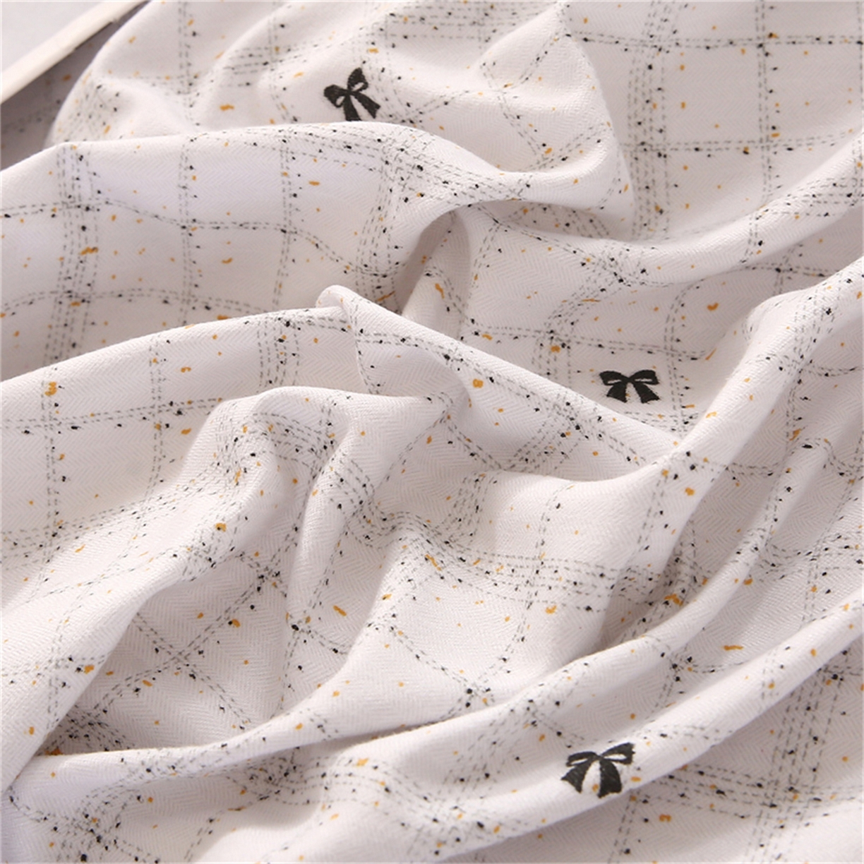 91家纺网 家纺一手货源 找家纺 织写 2025新款加厚磨毛澳绒棉四件套 幽香浪漫-灰