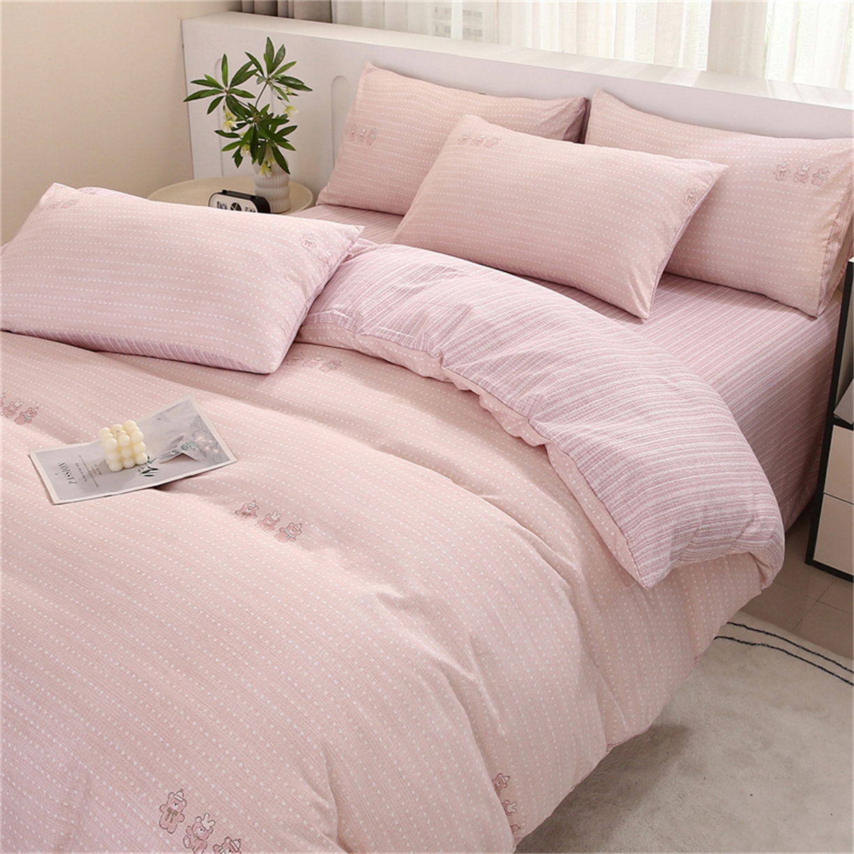 91家纺网 家纺一手货源 找家纺 织写 2025新款加厚磨毛澳绒棉四件套 开心小熊